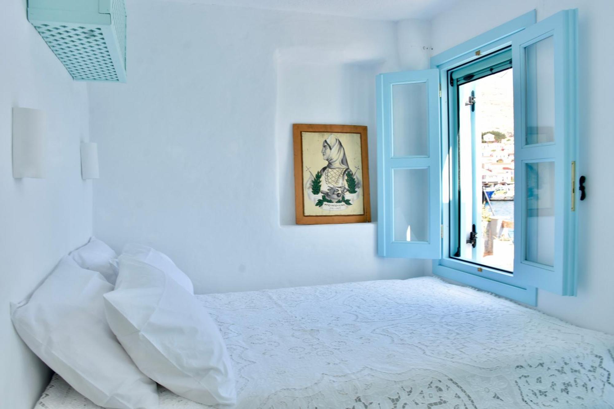 Salt Retreat - Seafront Villa Chalki Town Zewnętrze zdjęcie
